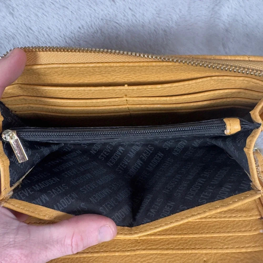 Steve Madden Mustard Yellow‎ Quilted Zip Around Wristlet Wallet Gold Hardware
